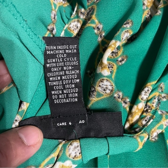 Alfani Green Baroque Print Studded Cuff Blouse Size 12 - Picture 11 of 14